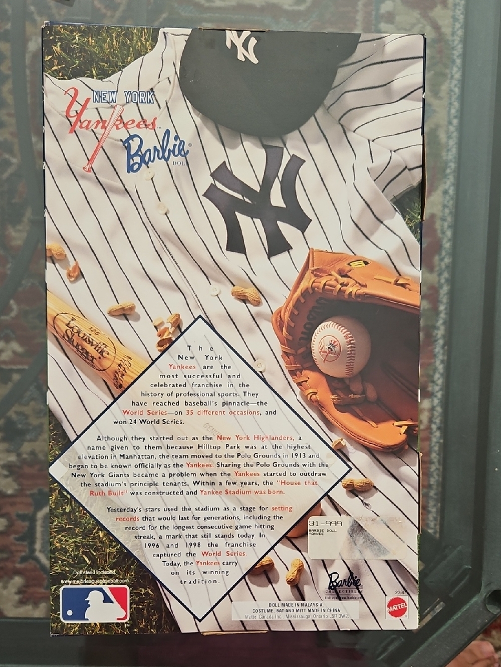 1999 New York Yankees Barbie - Picture 7 of 13